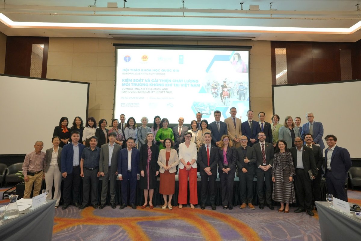EmbColVietnam's tweet photo. Ambassador @CamiPoloF intervened at the Scientific Conference on combatting #AirPollution and improving #AirQuality for major cities in 🇻🇳, reaffirming 🇨🇴's commitment to improve air quality through a #comprehensive, #intersectoral approach. Thank you @WHOVietnam @UNDPVietNam https://t.co/3zuANA5Izl