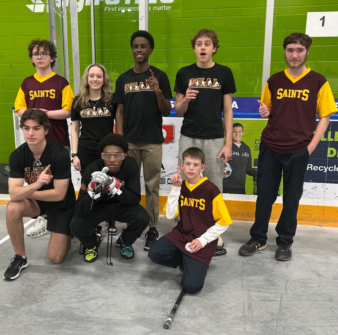 StPeterCSS's tweet photo. Champions supporting Champions!
A great day of memories for all of our Special Olympian athletes at floor ball. @pvnccdsb #BeingWell #BeingCommunity https://t.co/q9mJhtm3WQ
