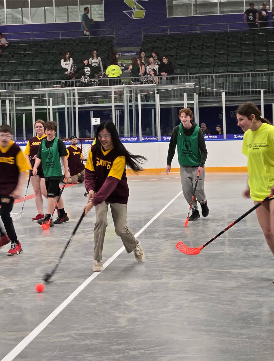 StPeterCSS's tweet photo. Champions supporting Champions!
A great day of memories for all of our Special Olympian athletes at floor ball. @pvnccdsb #BeingWell #BeingCommunity https://t.co/q9mJhtm3WQ