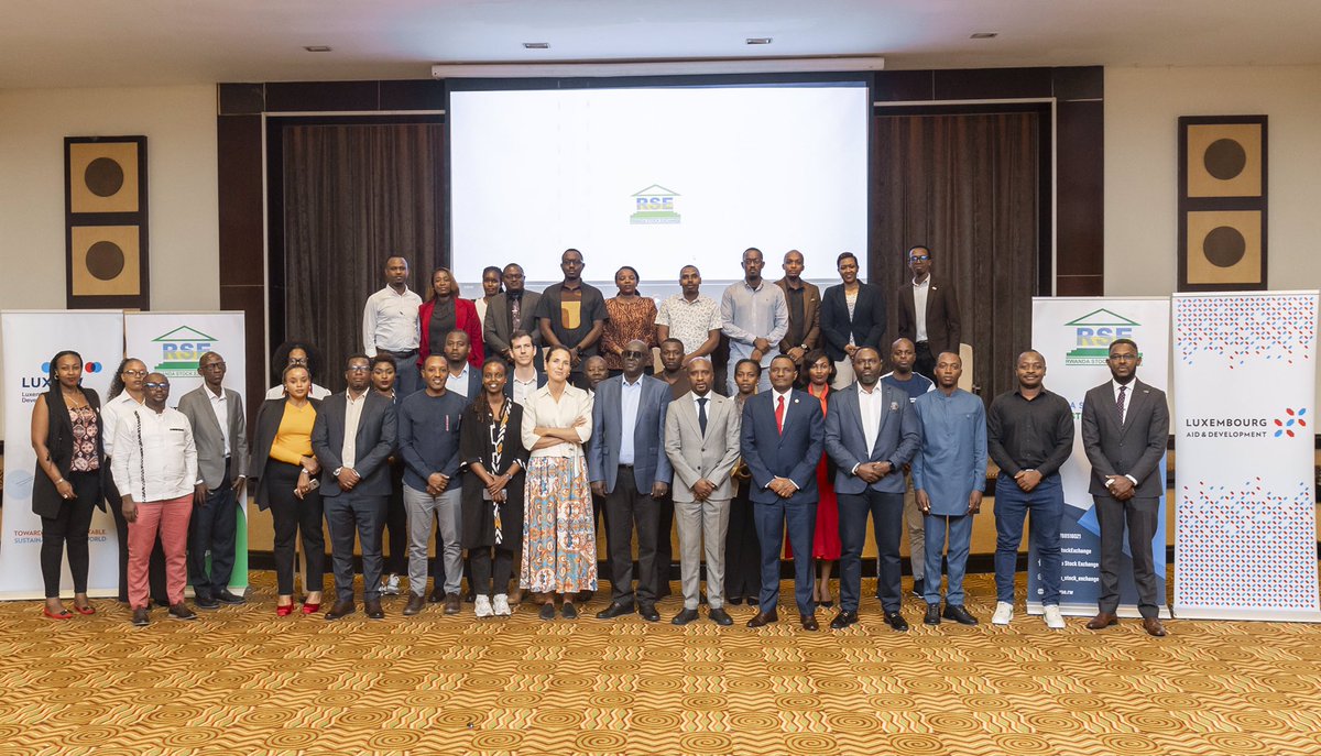 RwStockExchange's tweet image. Closing the #RSEListingsForum with a shared commitment to inclusive growth. From empowering local entrepreneurs to strengthening partnerships, today marks a step forward for Rwanda’s capital markets and sustainable development.