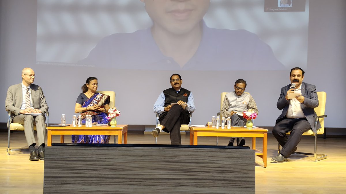 symunescoconf's tweet photo. Today at the International Conference on TVET &amp; Skill Development, we witnessed an exceptional Panel Discussion focused on "Master Class and Capacity Building in TVET Sector".

The session featured a masterclass by Mr. Friedrich Huebler, Head of UNESCO-UNEVOC
#Symbiosis #SSPU https://t.co/vpyr6izSvR