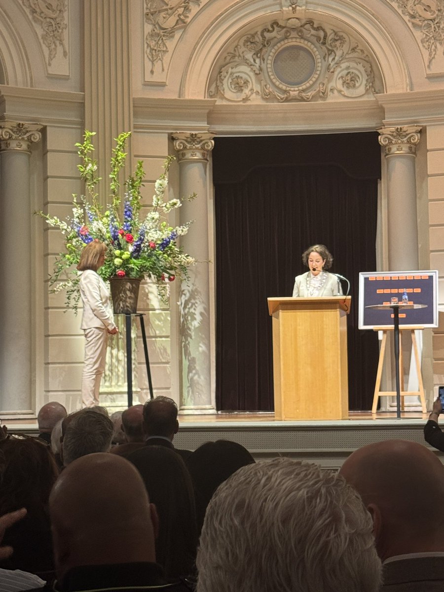 <a href="/SaskiaBelleman/">Saskia Belleman</a> is Ridder in de Orde van Oranje Nassau. Gefeliciteerd.