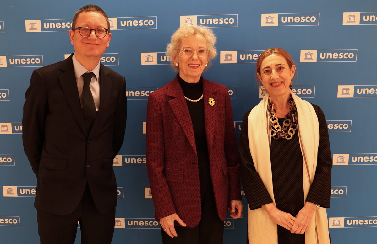 Ireland OECD&UNESCO (@irloecdunesco) on Twitter photo An inspiring evening welcoming former President of Ireland, Mary Robinson, to <a href="/UNESCO/">UNESCO ๐๏ธ #Education #Sciences #Culture ๐บ๐ณ</a>, for a Q&A and screening of #MrsRobinson, a powerful documentary focused on her lifelong commitment to building a fairer, more just world. ๐ฎ๐ช๐บ๐ณ An inspiring evening welcoming former President of Ireland, Mary Robinson, to <a href="/UNESCO/">UNESCO ๐๏ธ #Education #Sciences #Culture ๐บ๐ณ</a>, for a Q&A and screening of #MrsRobinson, a powerful documentary focused on her lifelong commitment to building a fairer, more just world. ๐ฎ๐ช๐บ๐ณ
