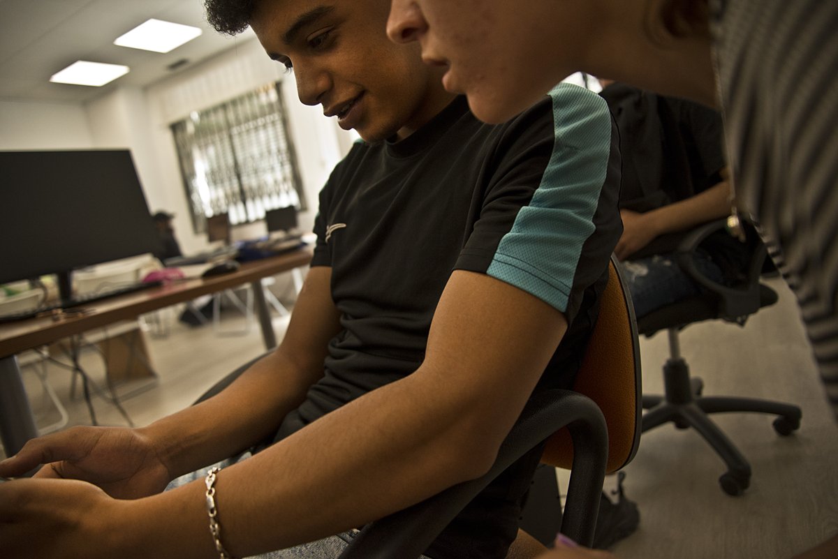 fepa_18's tweet image. 👥El #ProyectoIMEX probó que contar con el rol de referente favorece la #emancipación de la #JuventudExtutelada. 

🧰En el ámbito #empleo, durante el proyecto:

⤴️crecieron los contratos indefinidos (+8.4%)
⤵️cayeron los temporales (-6.6%)

🖱️fepa18.org/wp-content/upl…