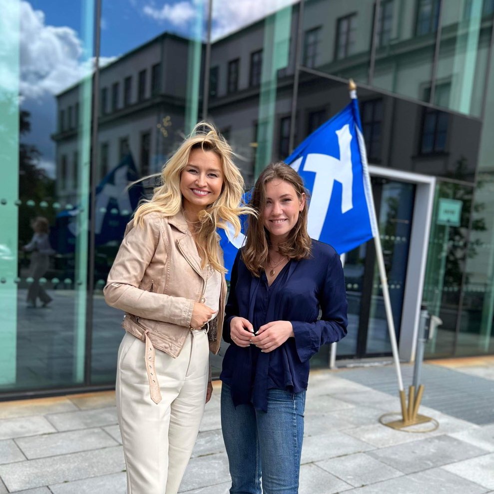 10 år med <a href="/BuschEbba/">Ebba Busch</a> som partiledare! Under hennes ledarskap har KD blivit en murbräcka i svensk politik. Både i sakfrågor och på den politiska spelplanen. 

En sak är tydlig: Med Ebba är det svårt att runda KD i svensk politik!