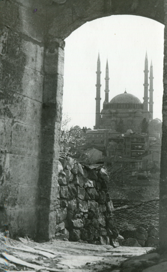 Yıl, 1975...
"Muradiye"den "Selimiye"ye...