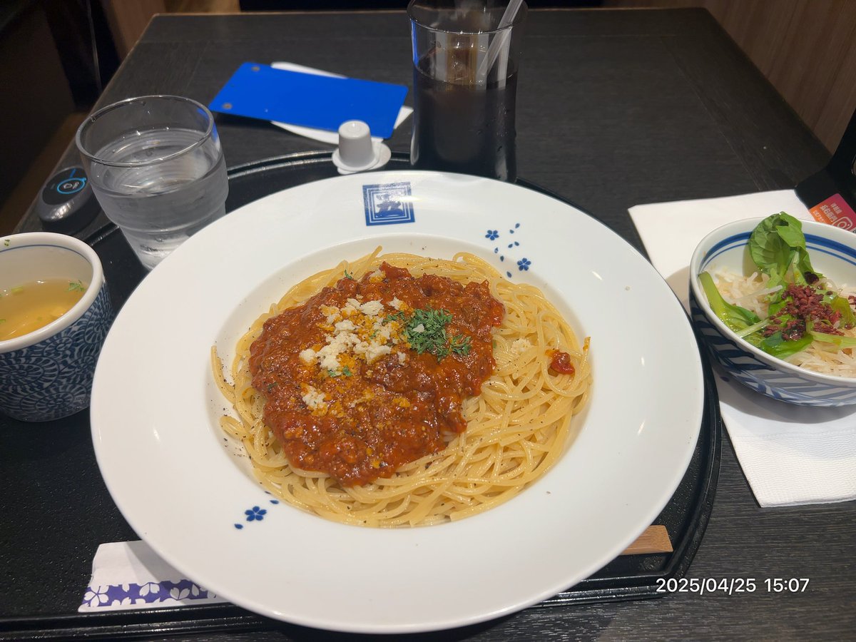 GugYqJdFMkj2sGj's tweet photo. やっと昼入れた
腹減った
この時間なら五右衛門も並ばなく入れた
#YomenyaGoemon #五右衛門 https://t.co/iKNkLFZSme