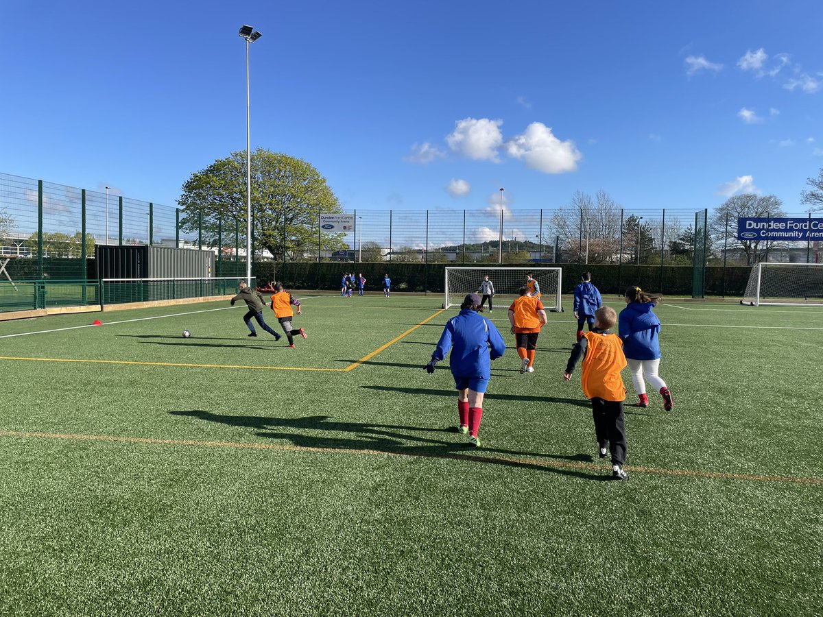 DundeeWestFC's tweet image. Some more photos of our Autism Friendly football team working hard at the DFCCA raising awareness of rail safety! 
It’s been great to learn about lots of key messages in partnership with the @ScottishFA @ScotFAEast @networkrail @BTPScotland 

#StayOffTheTracks