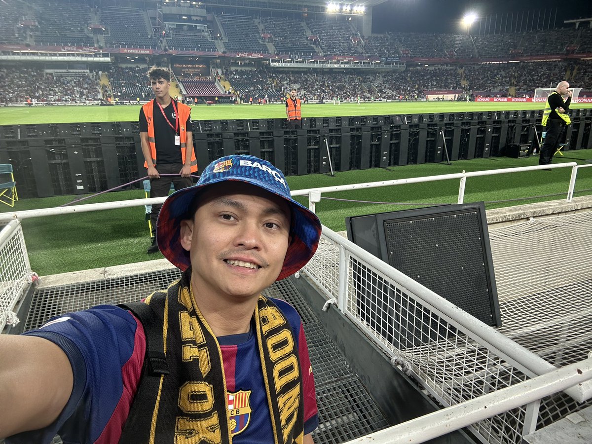 “Kamu nonton Barça, nobar apa dirumah?” 

“Oh aku nonton disini” 

(Kesenjangan sosial, versi sombong)

HAHAHAHAHAHA