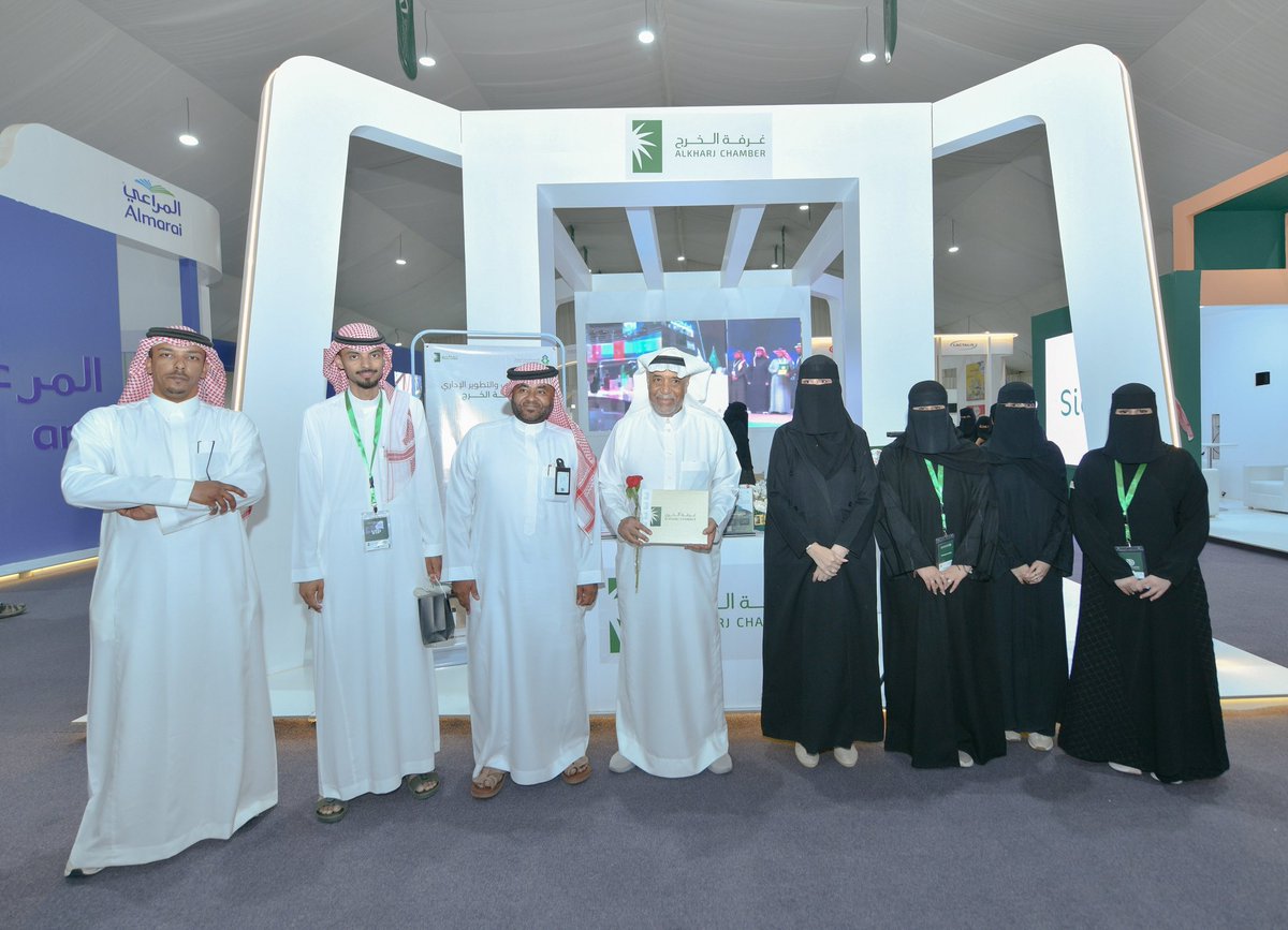 saudiDairyF's tweet photo. الإعلامي القدير جاسم العثمان يزور #المنتدى_السعودي_للألبان بمحافظة #الخرج حيث عبّر عن إعجابه بالتنظيم المميز والمشاركات الوطنية الرائدة التي تعكس تطور قطاع الألبان في المملكة، مشيدًا بجهود الجهات المشاركة في تعزيز منظومة الأمن الغذائي.

@m3jassim https://t.co/ut2JlOexVZ