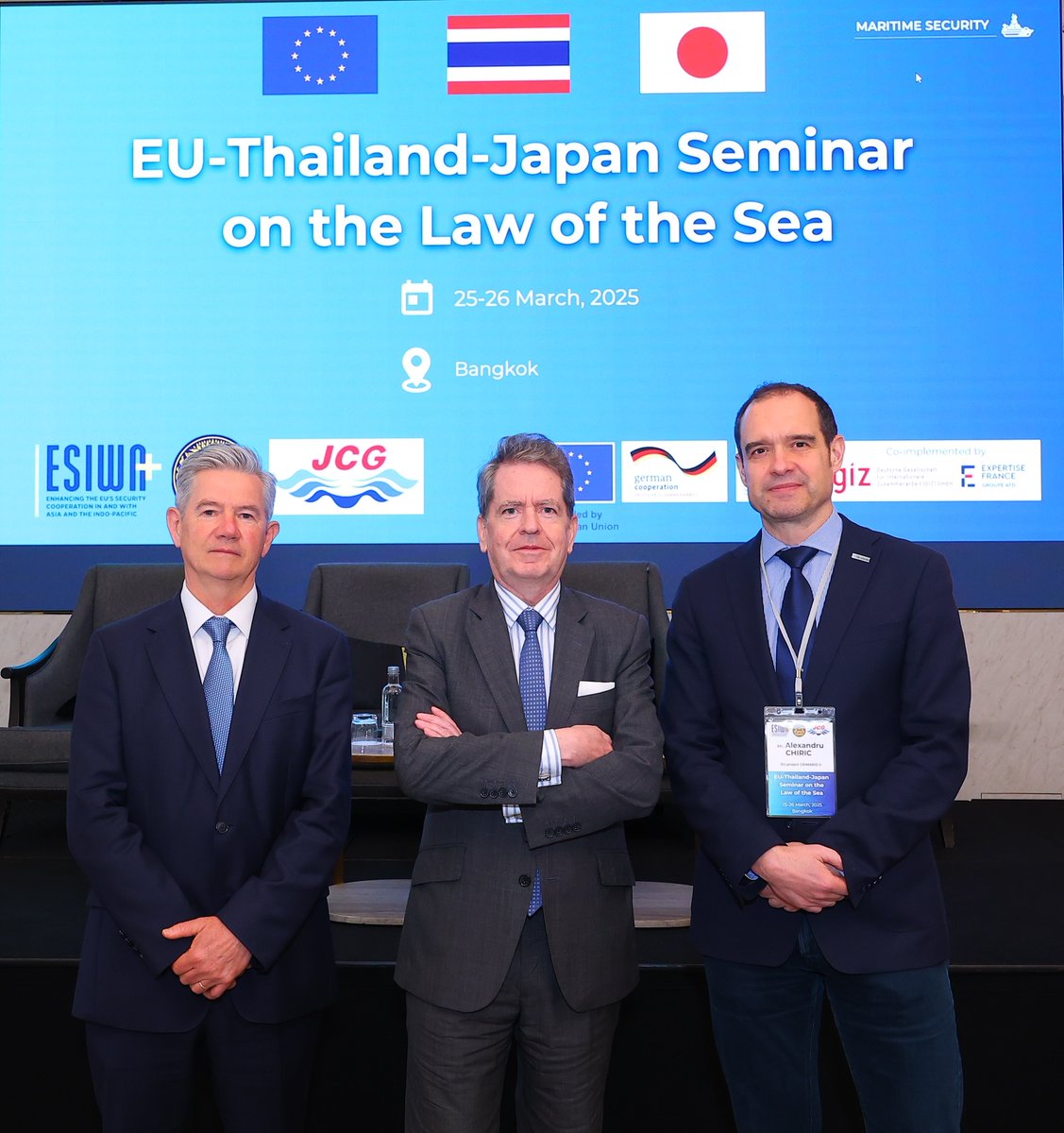 ESIWA_EU's tweet photo. 💪🏻 EU projects @ESIWA_EU, @CrimarioII and Global Port Safety work to achieve common goals for #MaritimeSecurity in Asia and the Indo-Pacific.

🤝 CRIMARIOII's Alexandru Chiric participated in our 🇪🇺🇹🇭🇯🇵Seminar on the #LawoftheSea

🗞️👉https://t.co/qxLVcywfCg https://t.co/ONPCwo1a54