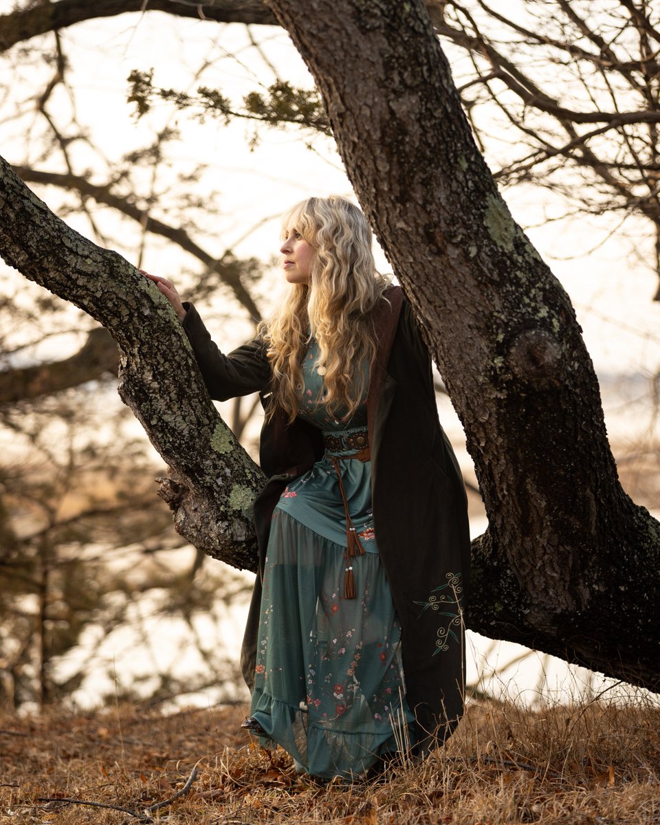 earMUSICedel's tweet image. The amazing @TruCandiceNight's new album #SeaGlass is out today. As the album title suggests, her songs are as beautifully varied as the colors of real sea glass. We highly recommend giving it a listen and letting yourself be drawn into the stories the album tells.

📷:Kristin