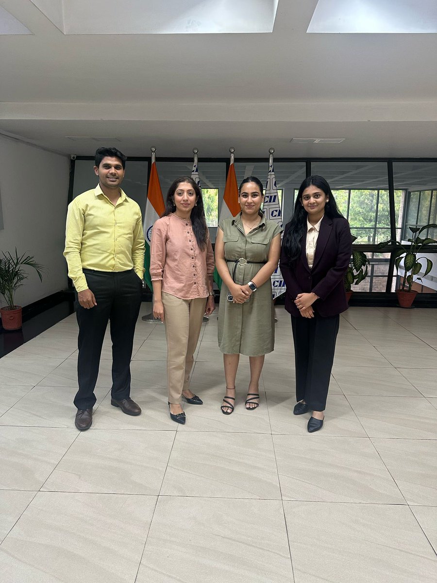 Mindcogco's tweet photo. AI is becoming the core of how modern businesses think, work, and grow. At @Mindcogco we joined @FollowCII & @HPIndia AI workshop led by Rocky Jagtiani to explore real-world use cases & prompt engineering #AIInBusiness #PromptEngineering #Mindcog https://t.co/AYFpQvF8nF