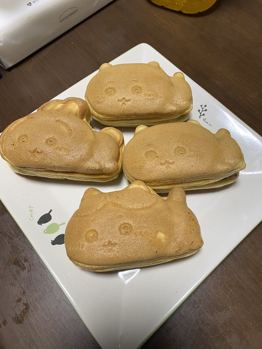 kiracha06's tweet photo. ちいかわ焼き
ちいかわ興味なかったけど
これはかわちすぎた！！
グッズも買わないつもりだったけどあまりの可愛さになんやかんや買ってしまった💦

迷子で予定時間過ぎちゃったけど対応してくれた(∩´∀`∩)💕
マジ神 https://t.co/K8JYONORWd