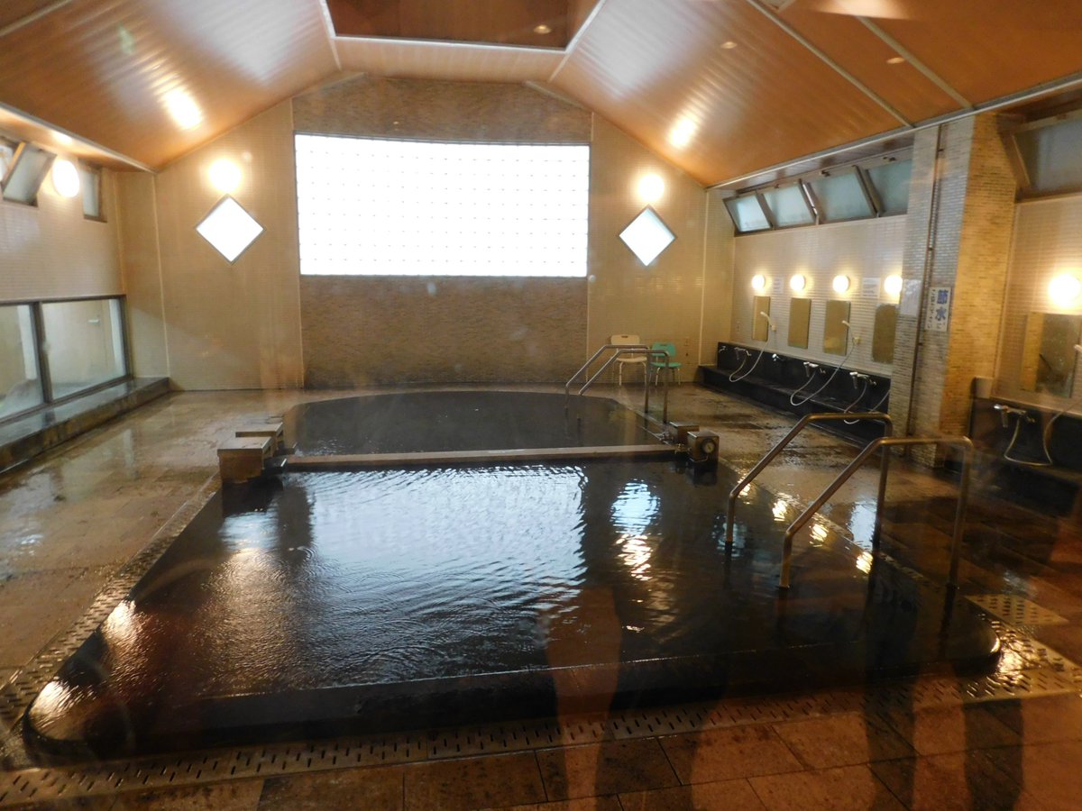 ＃大分銀行 ＃SDGｓ 寄付型私募債の寄贈式

別府市の不老泉で資産形成コンサルティングの㈱ボルテックス様から、別府市の温泉資源の維持・持続性向上に取組む事業に対し寄付を行いました。

＃ボルテックス vortex-net.com
＃別府市温泉マネジメント計画
＃不老泉
#地域貢献