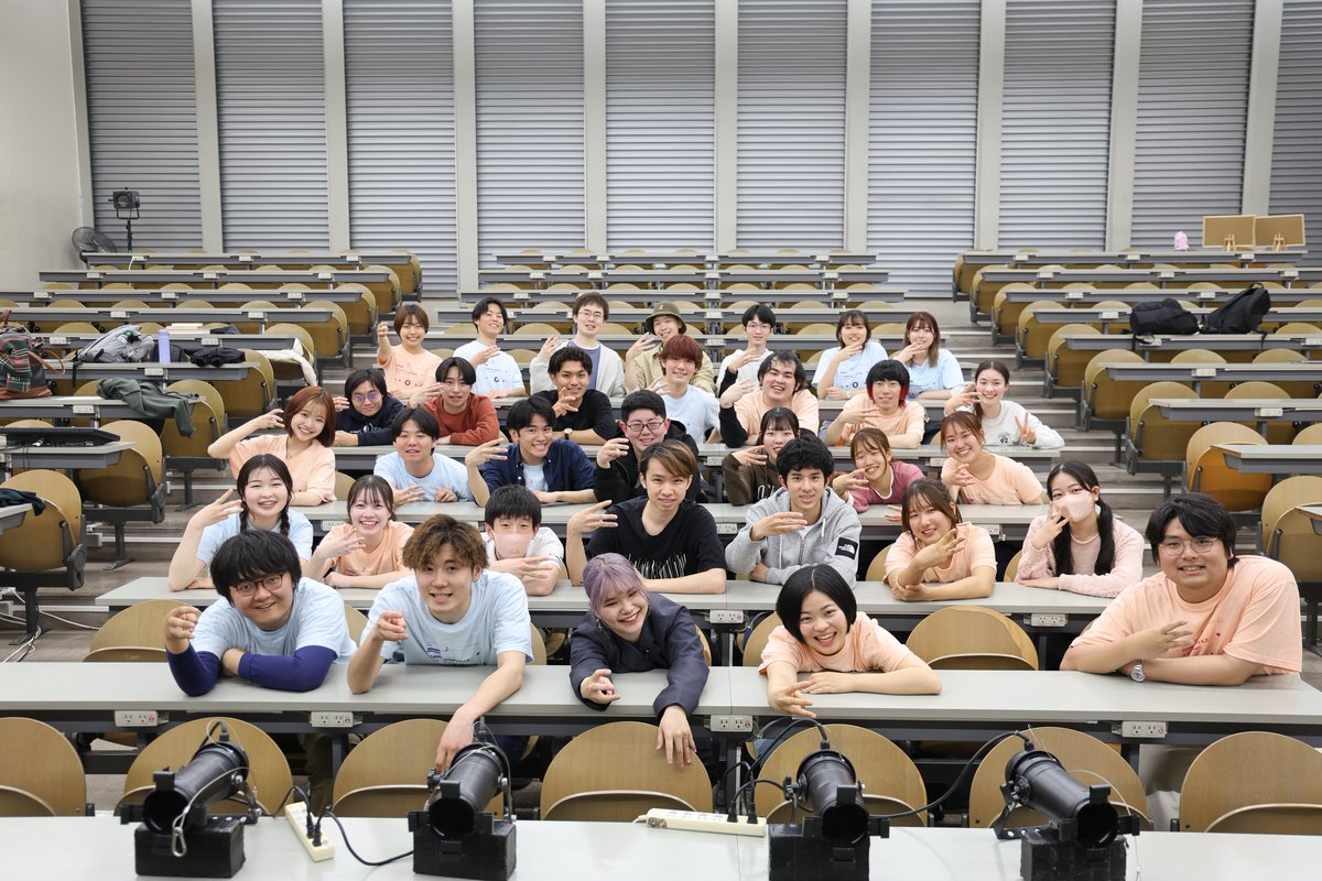 【新歓教室ライブ活動報告】

4/22（火）に教室ライブ『E-K.O.E.s』を行いました！
多くの方に来ていただき、大きなトラブルもなく楽しいライブができたと思います！
まだまだイベントございますのでいらしてください！

#sfc25 #春から慶應 #春からsfc #アカペラ #アカペラサークル #nmc25