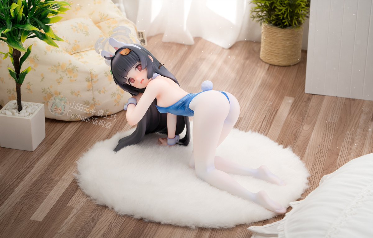 バニーミユ 
「ウサギの耳とぴったりマッチするバニーうさぎの衣装！ 超キュートな照れ顔のミユ〜」 
【サイズ】 高さ約110mm  長さ約19cm
【パーツ数】19パーツ+デカール +ふわふわの布台座 
【イラスト】虹光<a href="/Nichiuro034/">虹光Uro也就是二代目</a>
【原型】涵柯君<a href="/cyohank/">涵柯君</a>
【色彩＆撮影】:OPlane  <a href="/ExiaOP/">OPlane</a>