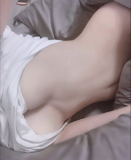 L368952's tweet photo. 为什么喜欢年龄大的，因为他们谈吐优雅，行事有章，成熟稳重的男人讲究细致，规划周全，不会随意抛出不成熟的言语，令人不适 https://t.co/vhiQOaW7Je