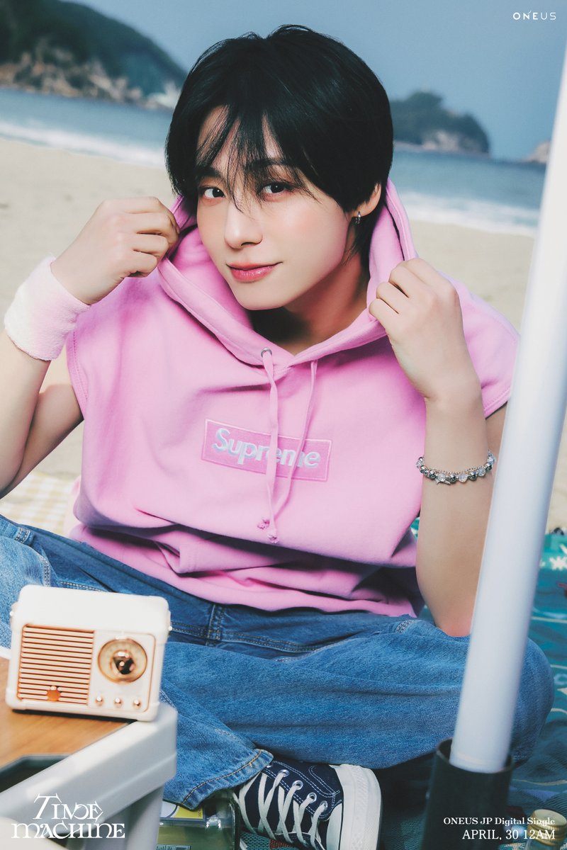 official_ONEUS's tweet photo. [#원어스]

ONEUS JP Digital Single 'TIME MACHINE'

CONCEPT PHOTO
🎇HWAN WOONG🎇

2025.04.30 12AM (KST) RELEASE✔

#ONEUS #환웅 #HWANWOONG 
#Digital_Single 
#TIME_MACHINE https://t.co/UZboajuTFf