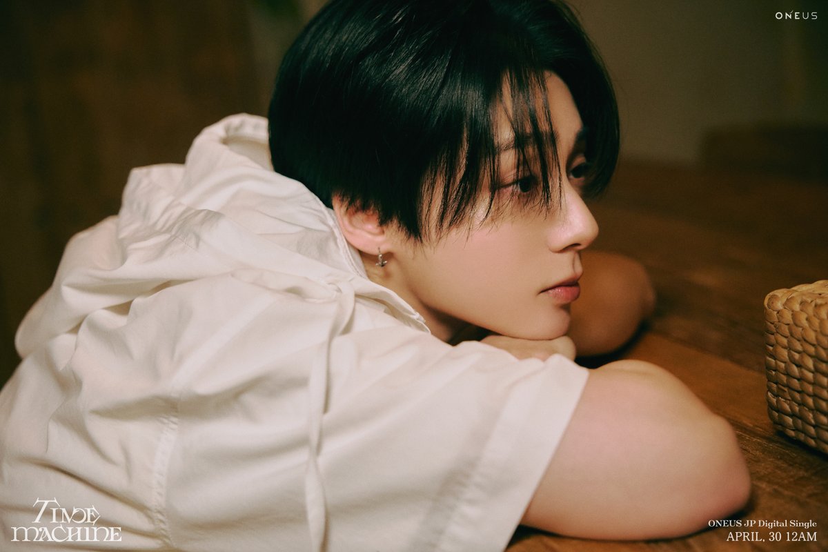 official_ONEUS's tweet photo. [#원어스]

ONEUS JP Digital Single 'TIME MACHINE'

CONCEPT PHOTO
🎇HWAN WOONG🎇

2025.04.30 12AM (KST) RELEASE✔

#ONEUS #환웅 #HWANWOONG 
#Digital_Single 
#TIME_MACHINE https://t.co/UZboajuTFf
