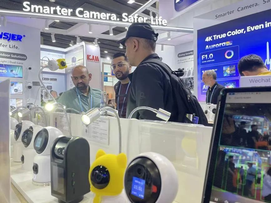 🚨 First phase of the 137th #CantonFair saw a 20.2% surge in overseas buyers — 148,585 from 216 countries &amp; regions! China’s advanced manufacturing shines as global demand grows for smart, green tech.  #Guangzhou #Tradefair #ChinaTrade

📖 Full story: mp.weixin.qq.com/s/iF6_zI1zm1-8…