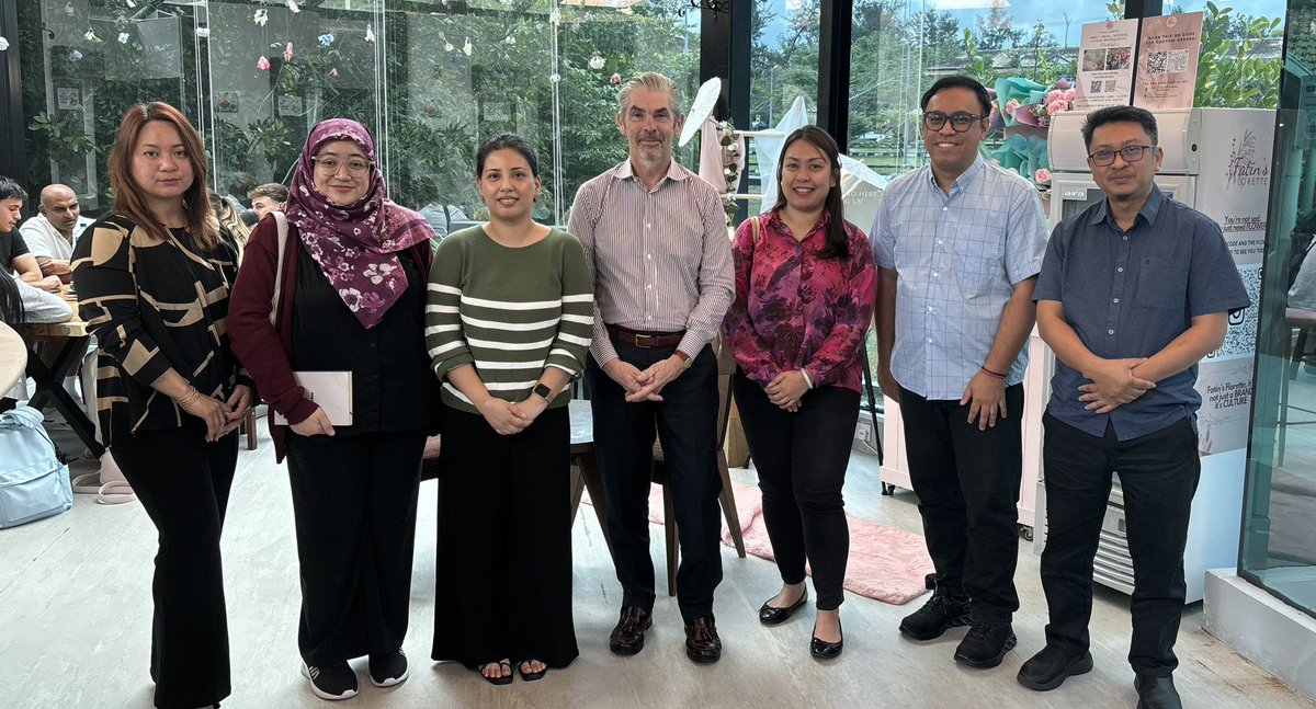 In Brunei Darussalam, meeting with a group of journalists who will do a study visit to EU Headquarters in May. 

Sharing with them the latest on EU/Brunei-ASEAN relations and on European politics. 

Brunei is currently the EU/ASEAN coordinator country. 

#EUASEANTrustedPartners
