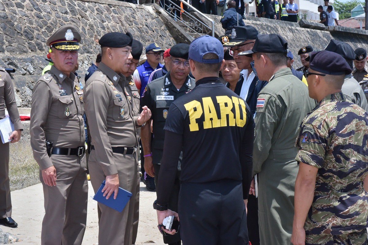 บังคับเครื่องตกลงทะเล เพื่อไม่ให้ตกในเขตบ้านเรือนประชาชน!!

พล.ต.อ.กิตติ์รัฐ พันธุ์เพ็ชร์ ผบ.ตร. ลงพื้นที่ #เครื่องบินตก 
 
ตรวจสอบเบื้องต้นในขณะเกิดเหตุเครื่องบินจะเสียหลักทิศทางมุ่งไปยังบ้านเรือนประชาชน แต่นักบินบังคับเครื่องให้มาทางทะเล
#ตำรวจกล้า
#กองบินตำรวจ