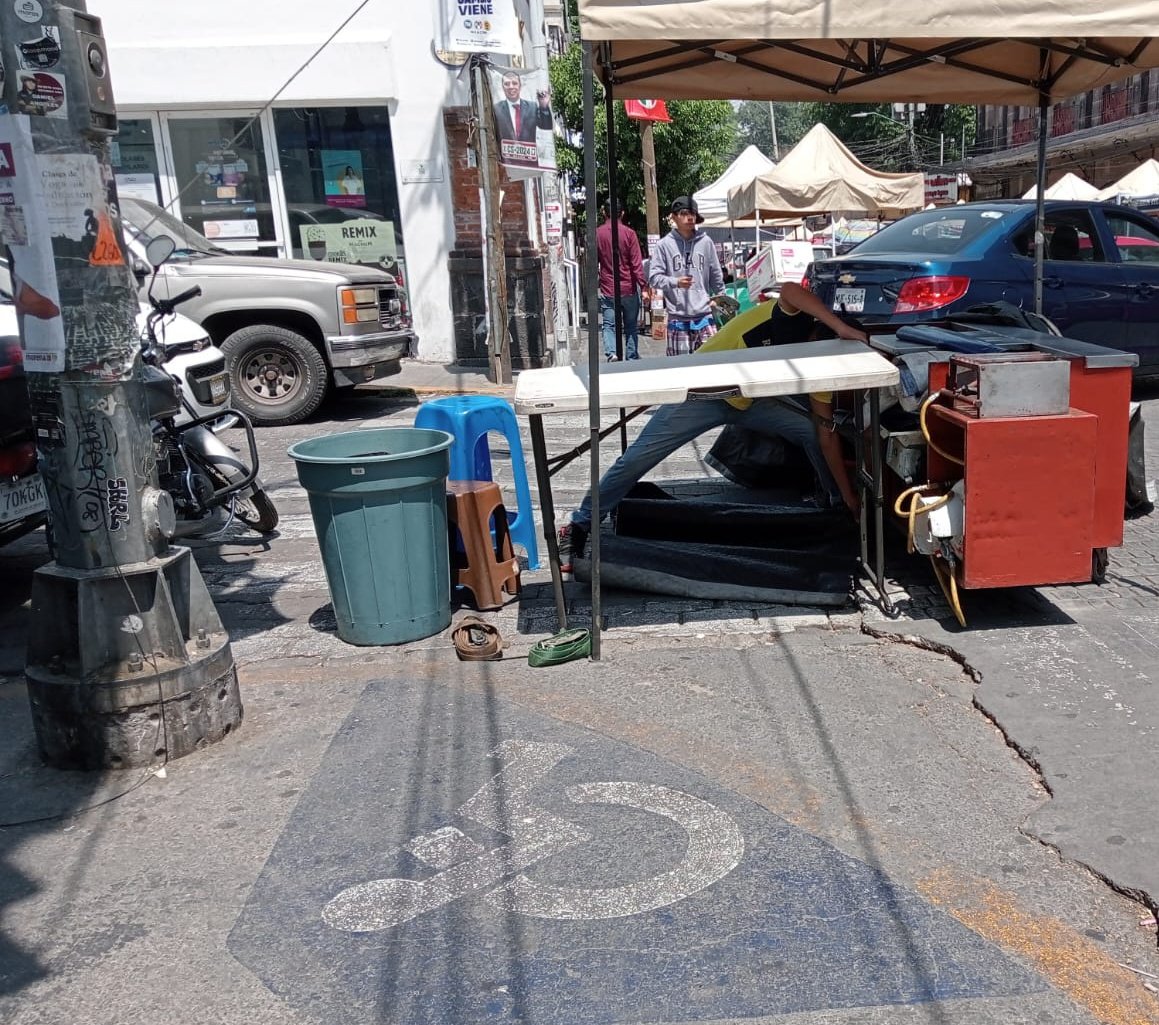Prisma_Inform's tweet photo. @Alcaldia_Coy Mientras el ambulantaje sea prioridad para el alcalde de #coyoacan, estos programas de inclusión son mera propaganda. https://t.co/HD8JvmDP8U