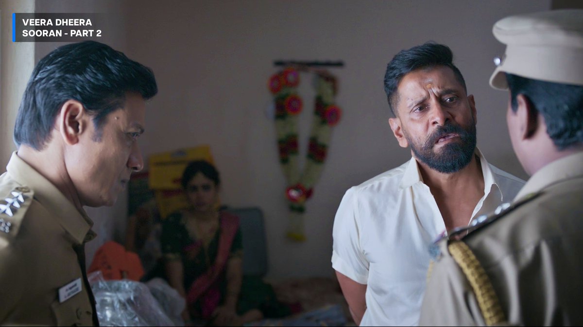 PrimeVideoIN's tweet photo. if Chiyaan Vikram MASS was a scene, it would be this 👇

#VeeraDheeraSooranOnPrime, Watch Now https://t.co/kuMMa9V6VV