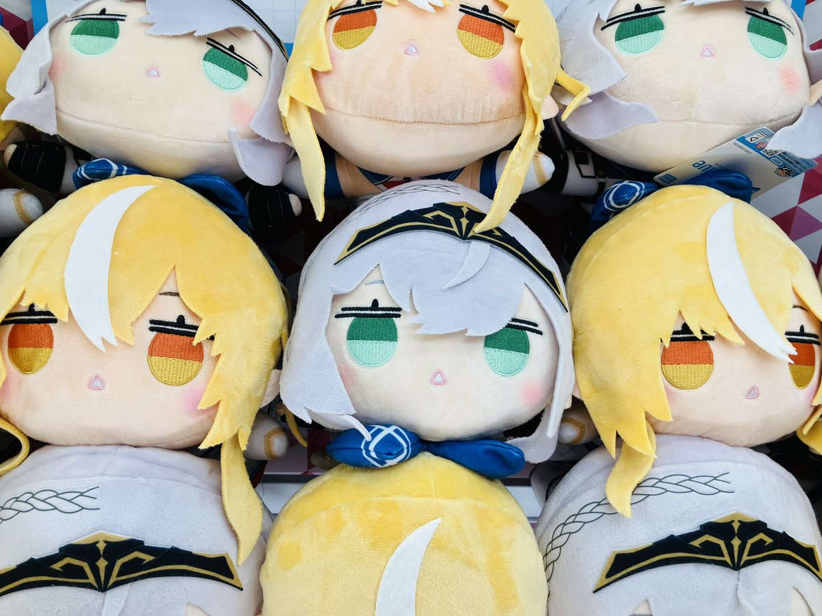 ホロライブ　寝そべりぬいぐるみ　ノエル　フレア　ノエフレ ホロライブ 寝そべりぬいぐるみ ノエル フレア ノエフレ Amazon