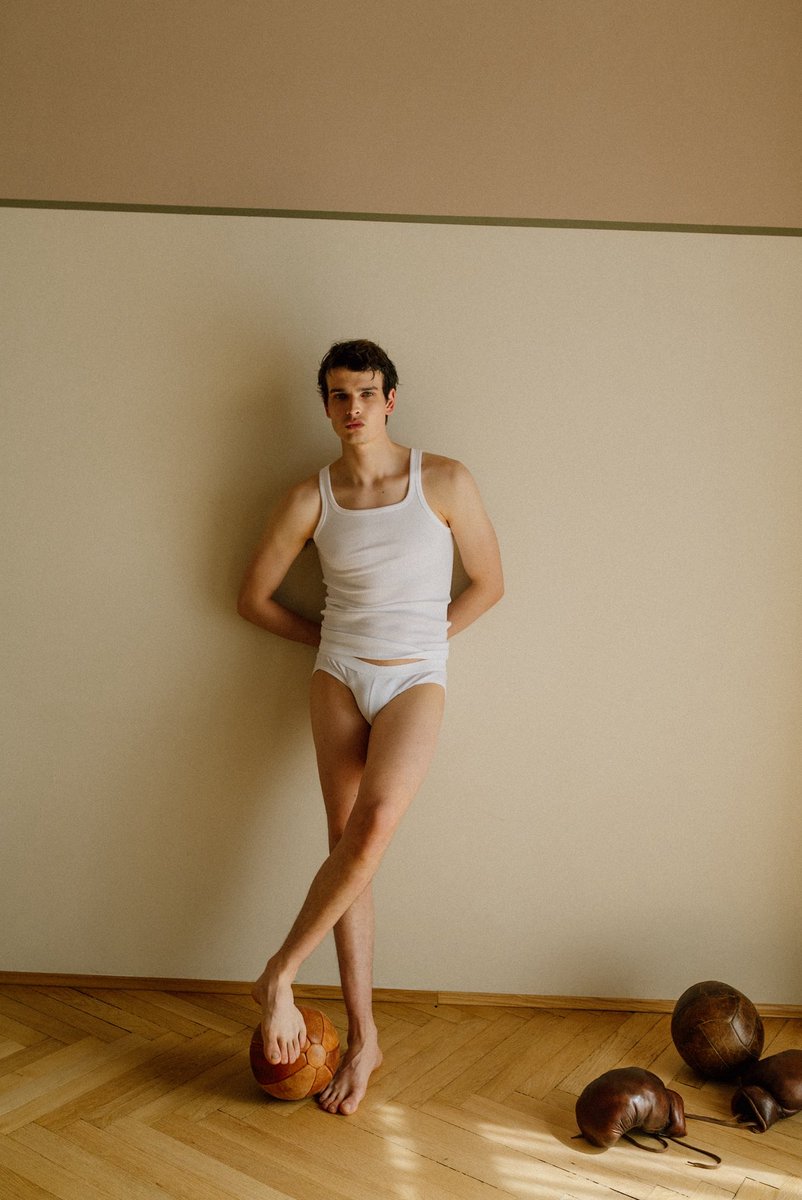 frnkow's tweet photo. Federico in #FRNKOW
#FRNKOWESSENTIALS

#tanktop #briefs #whiteytighties https://t.co/6mrqs4RsLL