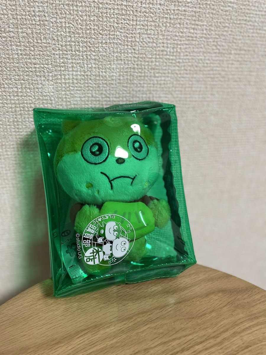 せっかくだから購入品見て！と思ったけどほとんど食器しか買ってないわ。先着のノベルティポーチのサイズ感🙄
#スタジオUG
#一滴の酒飲めず
#にしむらゆうじ購買部本店