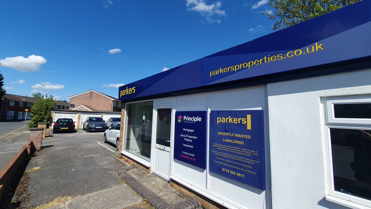 Another one in the bag! 👏✨

We’ve just completed a stunning Flexface Illuminated Fascia Sign for the fantastic team at Parkers Estate Agents in Tilehurst! 🏡

This sleek, illuminated fascia guarantees round-the-clock exposure 🌙💡 on one of the area’s busiest streets