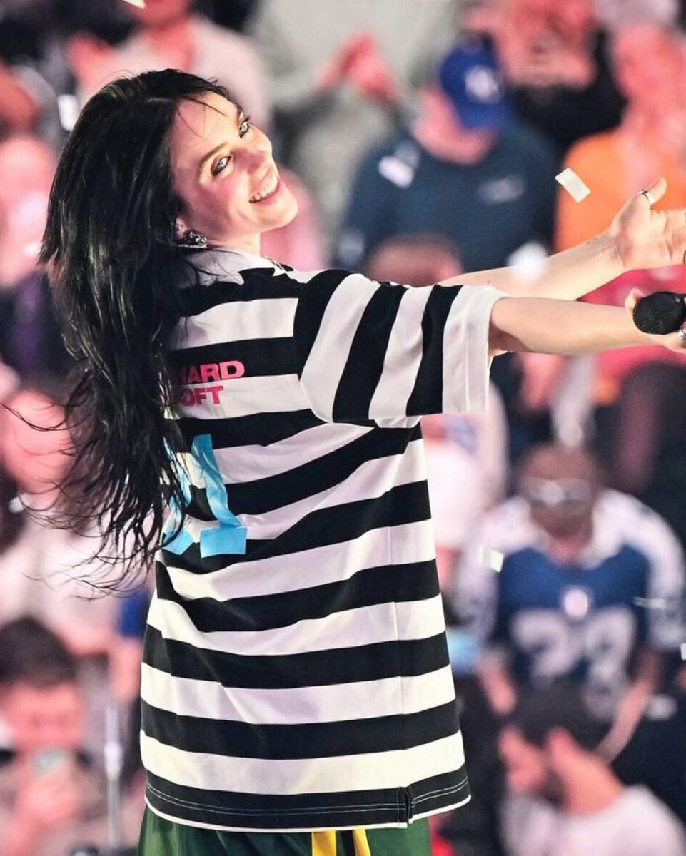 anns 🦕 misses billie tweet media