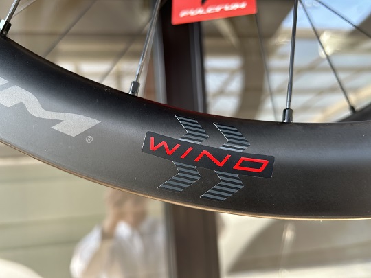 firstbicycle's tweet photo. フルクラム WIND 42 JAPAN カスタムなど入荷 https://t.co/pY7lGGK4Ja 
＃フルクラム　＃WIND42　＃マージーン　＃スパイダー型パワーメーター https://t.co/d7zXEq14V9