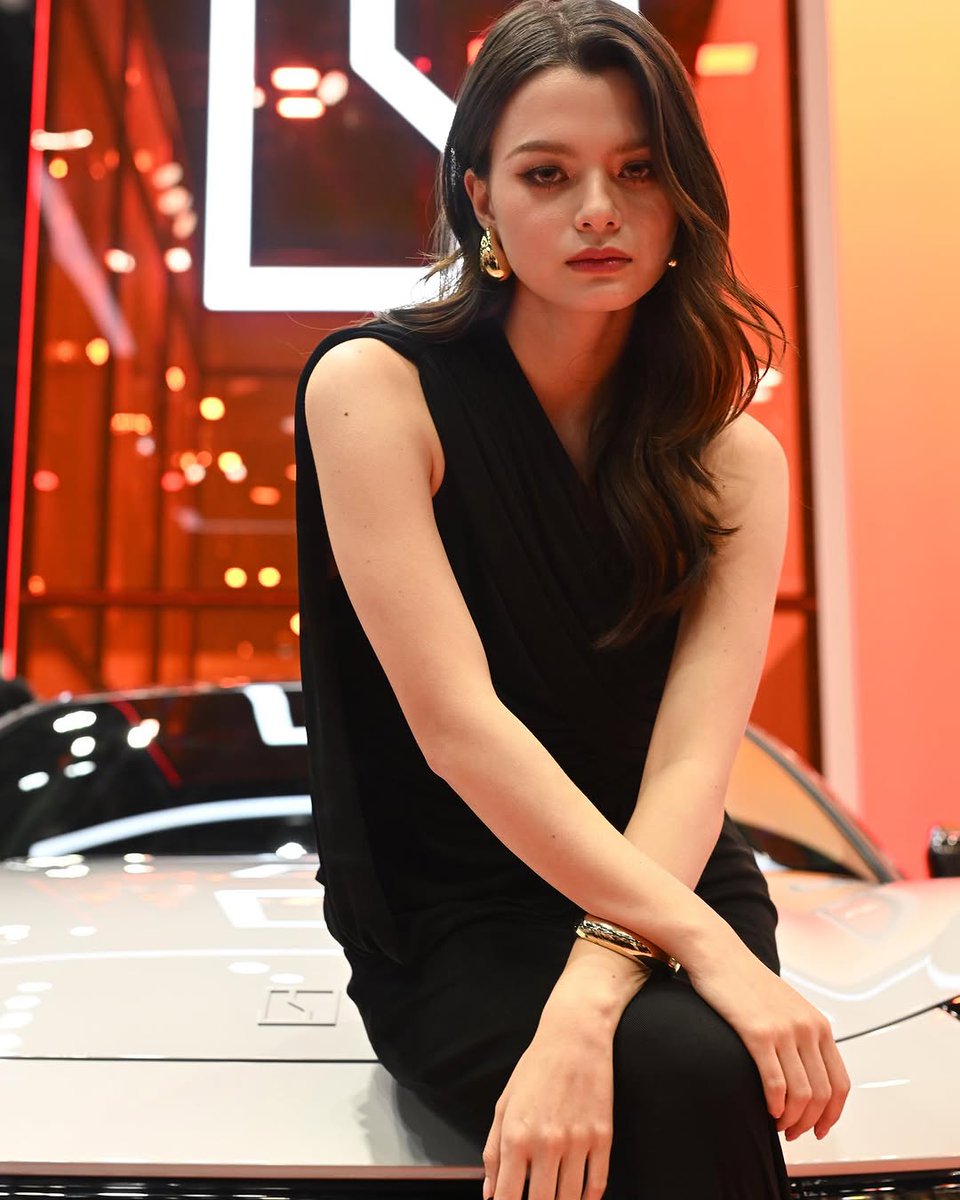 PyJhnn's tweet photo. Thank you @ELLEThailand for the article featuring @AngelssBecky, Friends of @zeekrthailand 🫶🏻 she's the perfect representative for this innovative shift! 

#beckysangels
#BeckyArmstrong 
#ZeekrThailand 
#FriendsofZeekr  
#ZeekrThailandxBecky 
#MotorShow2025 
#ThePinnacleOfDawn https://t.co/kcVuENK6E4