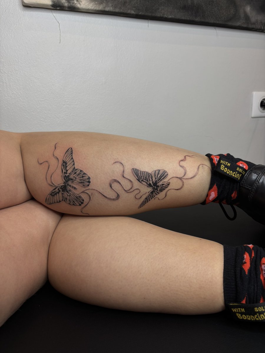 aetherettt's tweet photo. hello moi c’est Léa Tatoueuse à Nice 
Je suis spécialiser dans l’ornemental blackwork et le fineline 

Voici mes derniers tattoo ✨ 

iG : AeLeatattoo 
#CotedAzurFrance https://t.co/qVCkk4zVDz