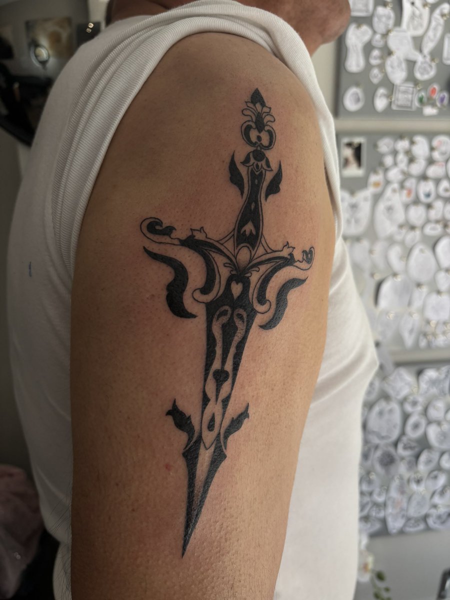 aetherettt's tweet photo. hello moi c’est Léa Tatoueuse à Nice 
Je suis spécialiser dans l’ornemental blackwork et le fineline 

Voici mes derniers tattoo ✨ 

iG : AeLeatattoo 
#CotedAzurFrance https://t.co/qVCkk4zVDz