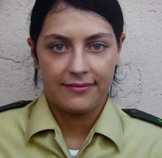 Wir klagen um Michèle Kiesewetter, die am 25. April 2007 in #Heilbronn vom NSU ermordet wurde. Ihr Kollege Martin A. überlebte die Schüsse schwer verletzt und lag nach der Tat wochenlang im Koma. 1/5