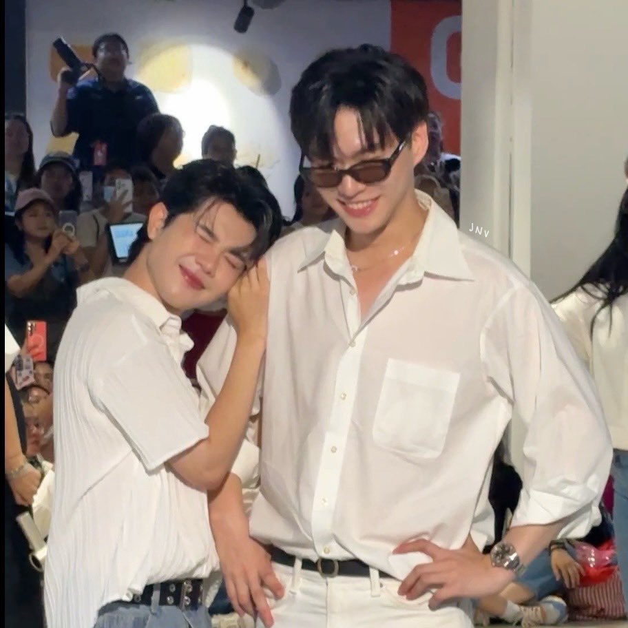 เจย์นีวา tweet media
