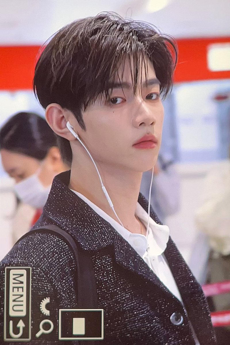 20250425

#장하오 #ZHANGHAO #章昊 #ジャンハオ #ZEROBASEONE #제로베이스원