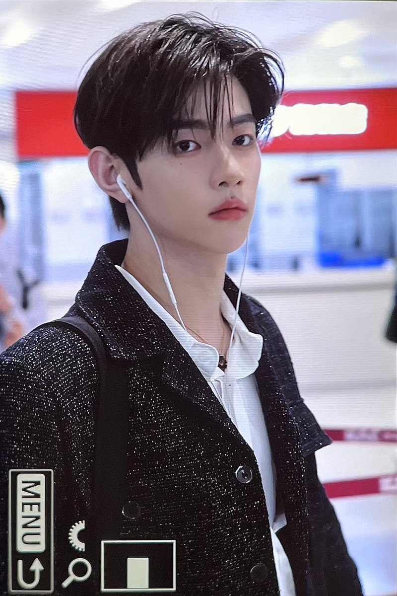 Flipped_iin's tweet photo. 20250425

#장하오 #ZHANGHAO #章昊 #ジャンハオ #ZEROBASEONE #제로베이스원 https://t.co/FQCrpWHWzg