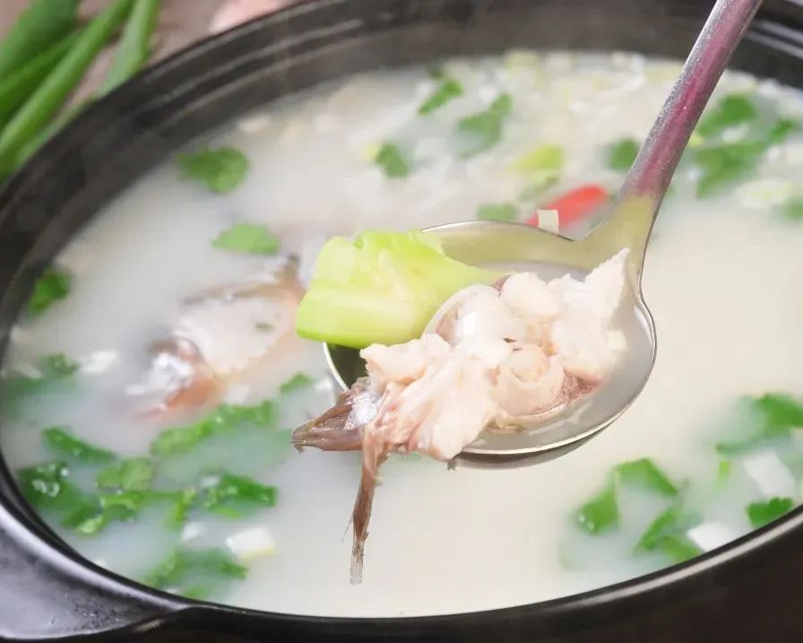 DiscoverJilin's tweet photo. From the bountiful waters of Songhua Lake comes the legendary Whole Fish Feast! 🐟✨ Savor steamed, braised, fried & sweet-sour masterpieces, each dish showcasing a unique fish species. A true symphony of flavors from Northeast China’s aquatic treasure.
#SonghuaLake #FishFeast https://t.co/3oaszOCfGP