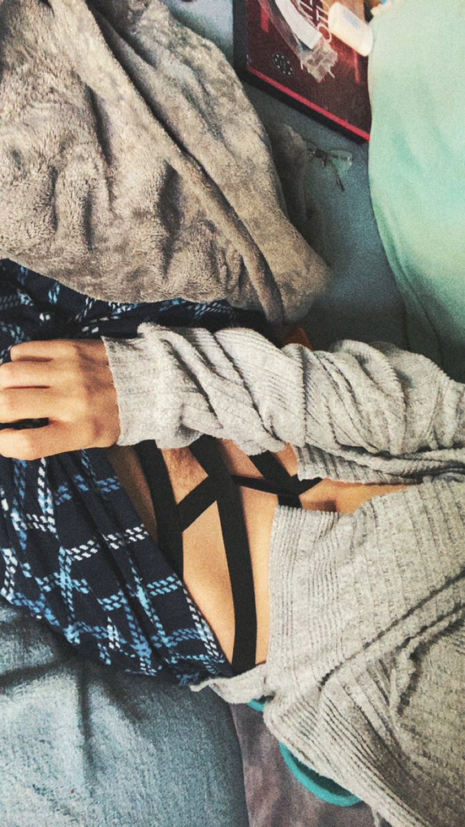 massoncut's tweet photo. Comfy :3 more on my OF XD https://t.co/INIlO62MTD