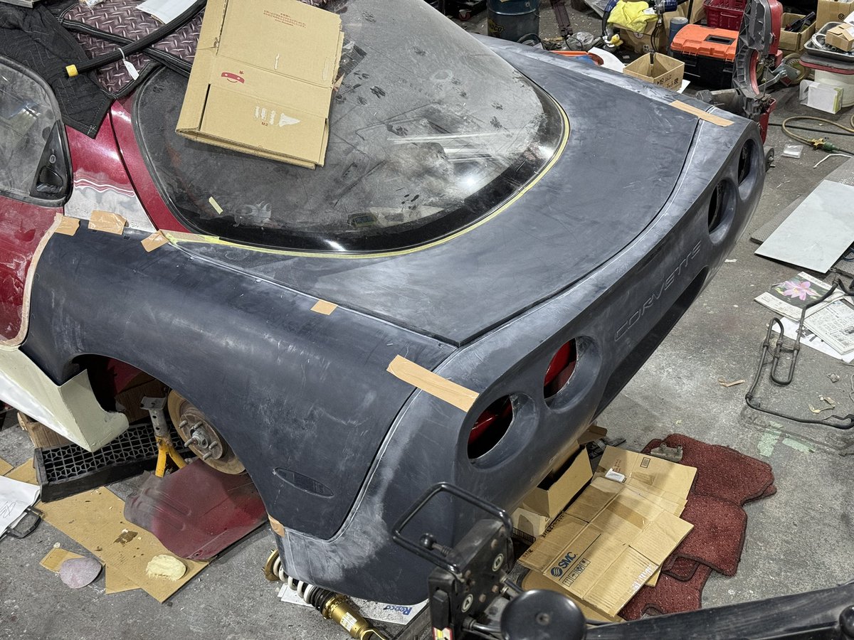 jzx100audiface's tweet photo. とりあえず…
リア周りの作り物をガムテープ固定で…
ボルトナットとかで止めればほぼ完璧じゃね?😂
#ガゼルパンチ https://t.co/skWoAOni2T
