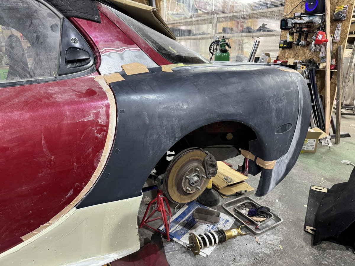 jzx100audiface's tweet photo. とりあえず…
リア周りの作り物をガムテープ固定で…
ボルトナットとかで止めればほぼ完璧じゃね?😂
#ガゼルパンチ https://t.co/skWoAOni2T