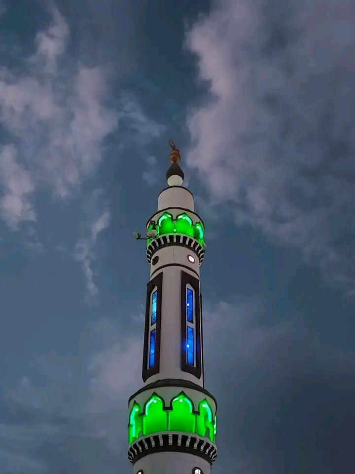 بسم الله الرحمن الرحيم
﴿فِي بُيُوتٍ أَذِنَ اللَّهُ أَن تُرْفَعَ وَيُذْكَرَ فِيهَا ٱسْمُهُ يُسَبِّحُ لَهُ فِيهَا بِٱلْغُدُوِّ وَٱلْآصَالِ ﴿٣٦﴾ #جمعة مباركة عليكم