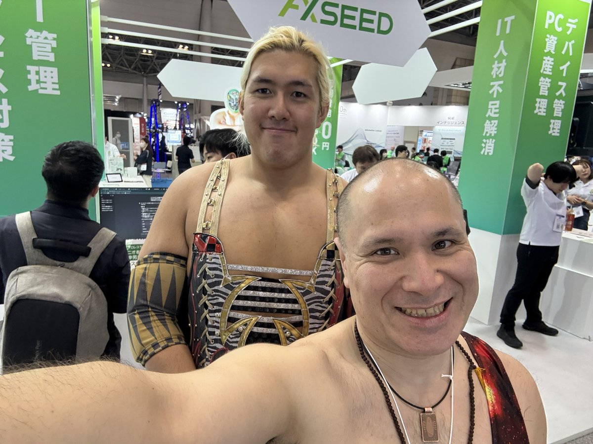 romacittaaperta's tweet image. 今日も東京ビッグサイトで歌いまくっています！

#SPPM 
#半裸