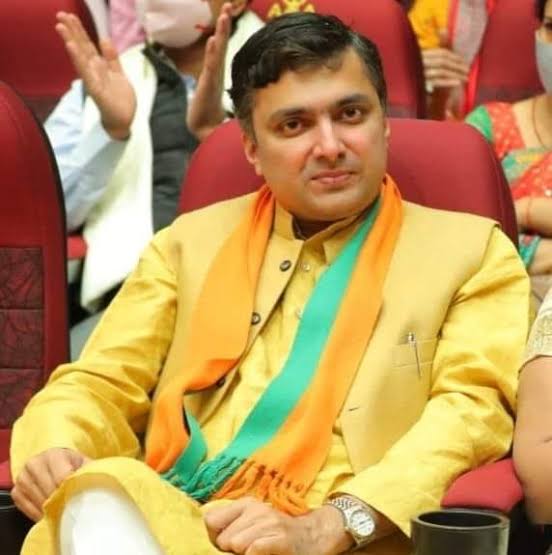 azizkavish's tweet photo. प्रयागराज से BJP  विधायक हर्षवर्धन वाजपेई की बात घर-घर तक पहुंचनी चाहिए
 
हर्षवर्धन कह रहे हैं कश्मीर के लोगों को और हिन्दुस्तान के मुसलमानों को पाकिस्तान के मुसलमानों जैसा मत समझिए...

कश्मीरी ने इस बार विधानसभा चुनाव में जिस तरह से हाई वोटिंग की उससे साफ जाहिर है कि वह खुद को भारत का हिस्सा मानते हैं।

पहलगाम हमले में पाकिस्तान के मुसलमान मारने वाले थे तो हिन्दुस्तान के मुसलमान बचाने वाले थे।