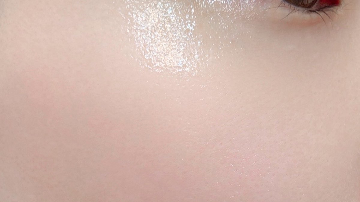 honeya__150's tweet photo. 与田祐希ちゃんがsweetで紹介されてたり、よくSNSで見かけるKINUIのタマヌピュアオイルセラム!1週間続けて使ってみたけど、すごくいい感じ!テクスチャーも軽くてスーッと肌に馴染むし、使い心地いいからみんなも使ってみて🦢🩶#PR #KINUI #キヌユイ #キヌイ https://t.co/NwHfQOOFn0